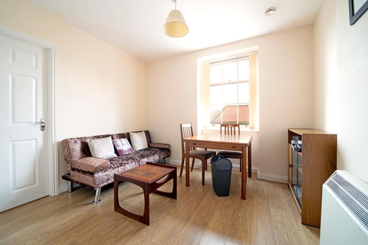 Becket Apartment Yeovil Exterior photo